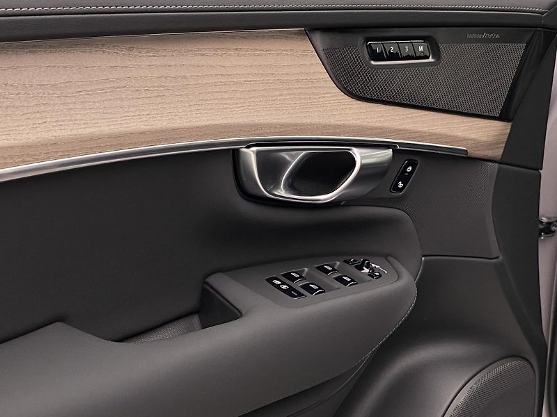 Volvo XC90 (2025) B5 AWD AUT BRIGHT PLUS 7míst - fotka 30 z 76