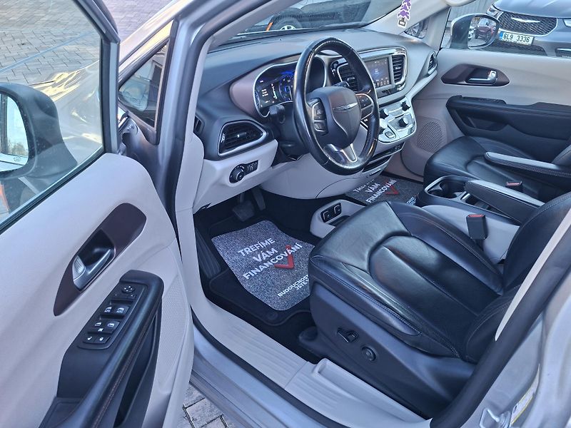Chrysler Pacifica (2017) 3,6L V6 Touring L PLUS,DVD,And - fotka 9 z 35