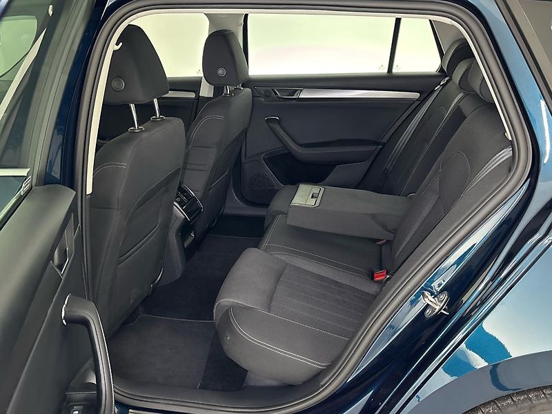 Škoda Superb Style DSG - fotka 8 z 30