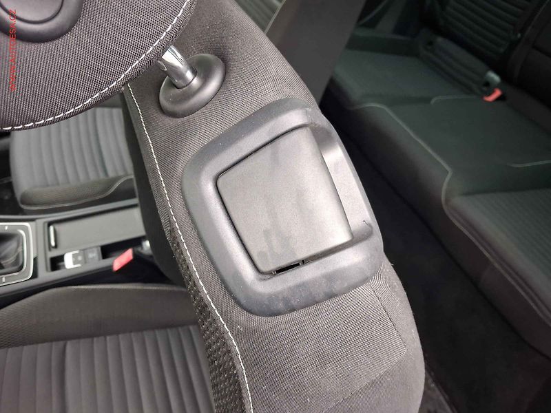 Volkswagen Golf (2014) 1.2 TSi, CUP, +alu kola - fotka 11 z 16