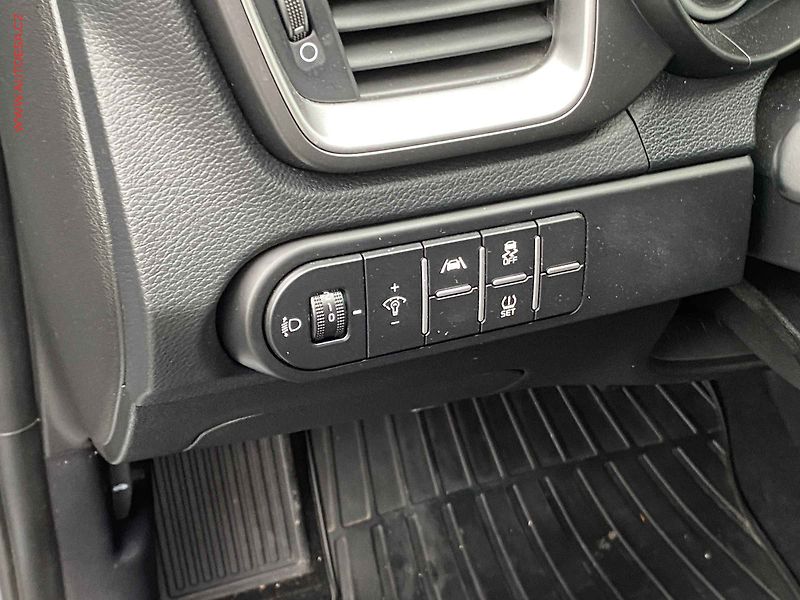 Kia Ceed (2023) 1.5 T-GDi, 1.maj,ČR, TOP - fotka 12 z 18