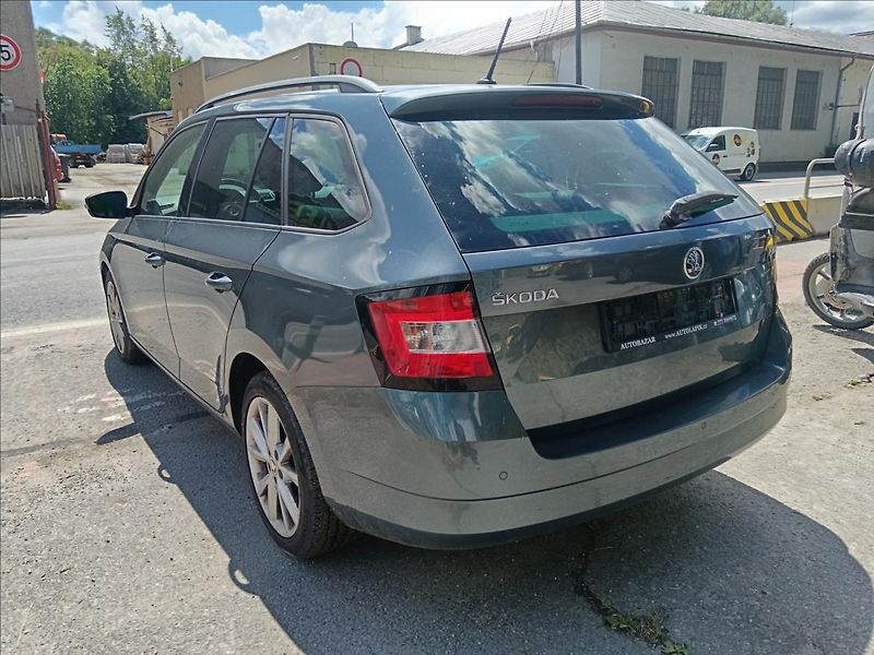 Škoda Fabia 1,2 TSi DSG  Joy - fotka 10 z 24