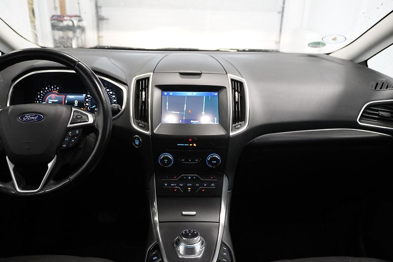 Ford S-MAX 2.0 ECOBLUE TIATNIUM,139 000KM - fotka 23 z 30