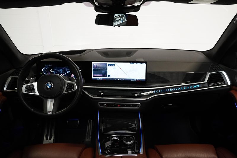 BMW X7 Xdrive40d,Mpaket,ČR,DPH,Tažné - fotka 26 z 40