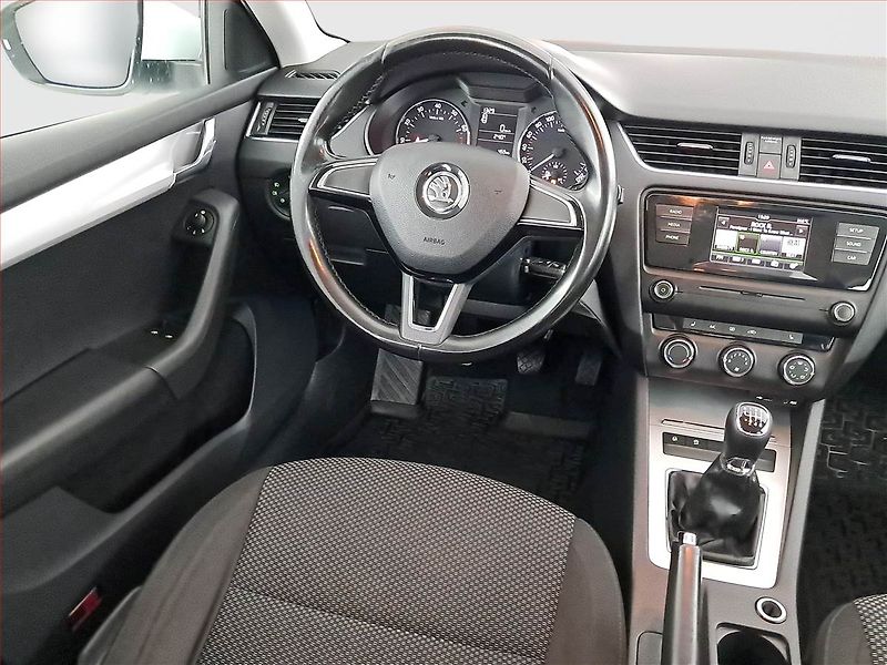 Škoda Octavia (2015) 1.2 TSI, Tempomat - fotka 7 z 16