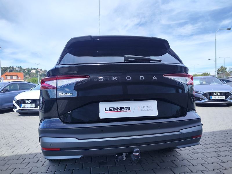 Škoda Enyaq EV/55 kWh/125kW Tour 50 - fotka 11 z 36