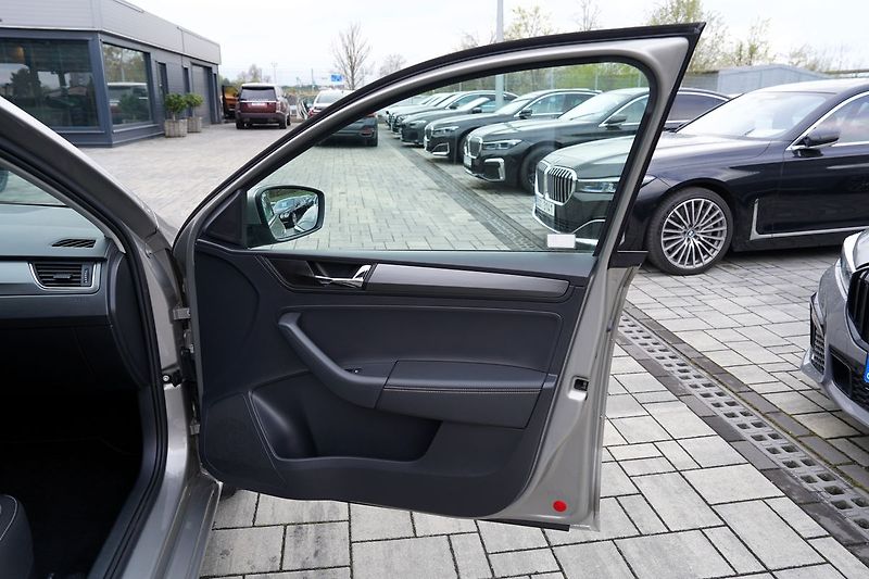 Škoda Rapid 1.0 TSI  Style, manuál, ČR - fotka 20 z 39