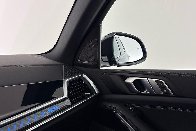BMW X5 xDrive30d - fotka 21 z 30