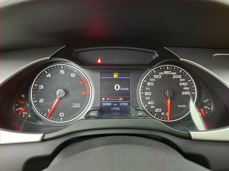 Audi A4 (2008) 2.0 TFSI, Navi, Xenony - fotka 11 z 20