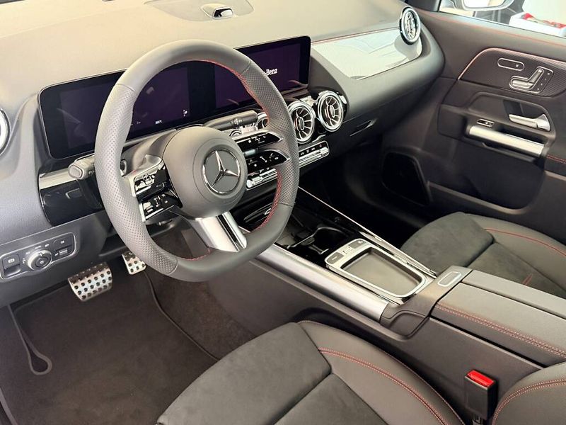 Mercedes-Benz GLA (2026) 200 d 4M - fotka 2 z 6