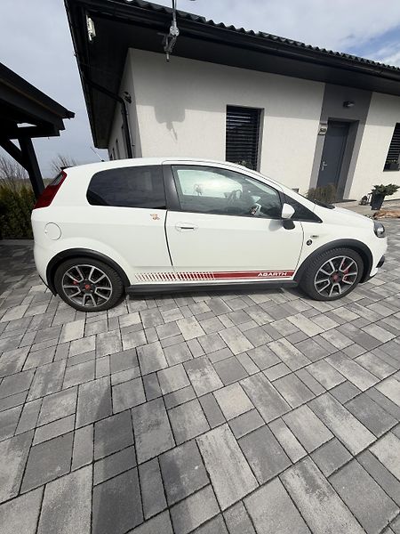 Abarth Punto Evo (2010) 1.4T-jet 114kW - fotka 6 z 12