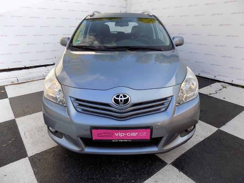 Toyota Verso (2013) 2.0 D-4D/1.Maj.ČR/keyless-go/ - fotka 4 z 47