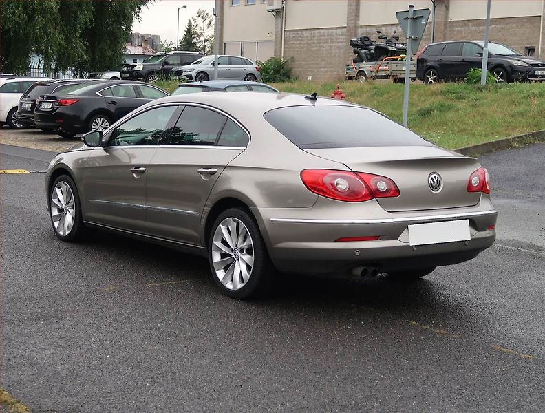 Volkswagen Passat CC (2008) Highline 2.0 TDI, Automat - fotka 4 z 22