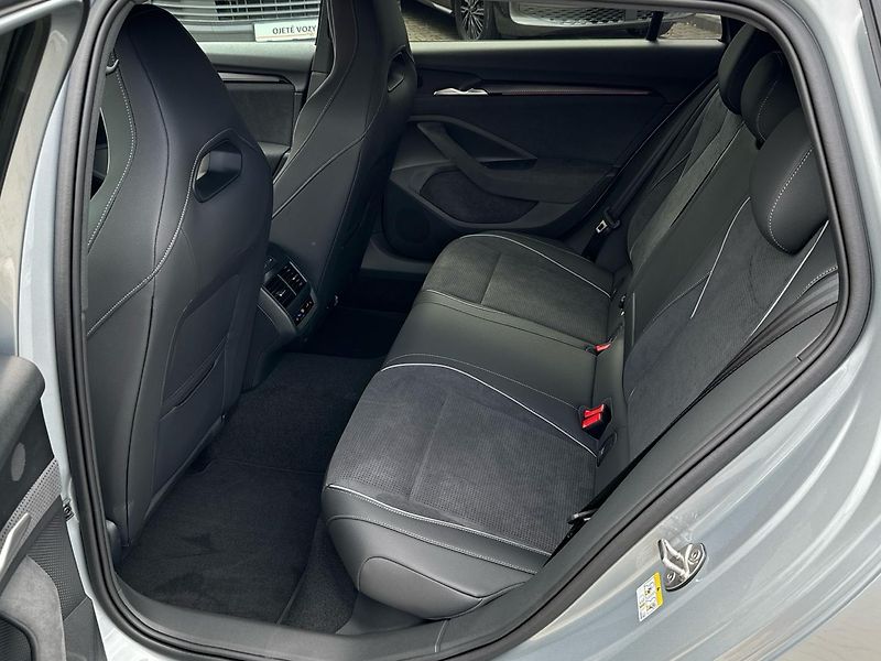 Škoda Superb Combi Sportline 2,0 TDI 110kW - fotka 13 z 17