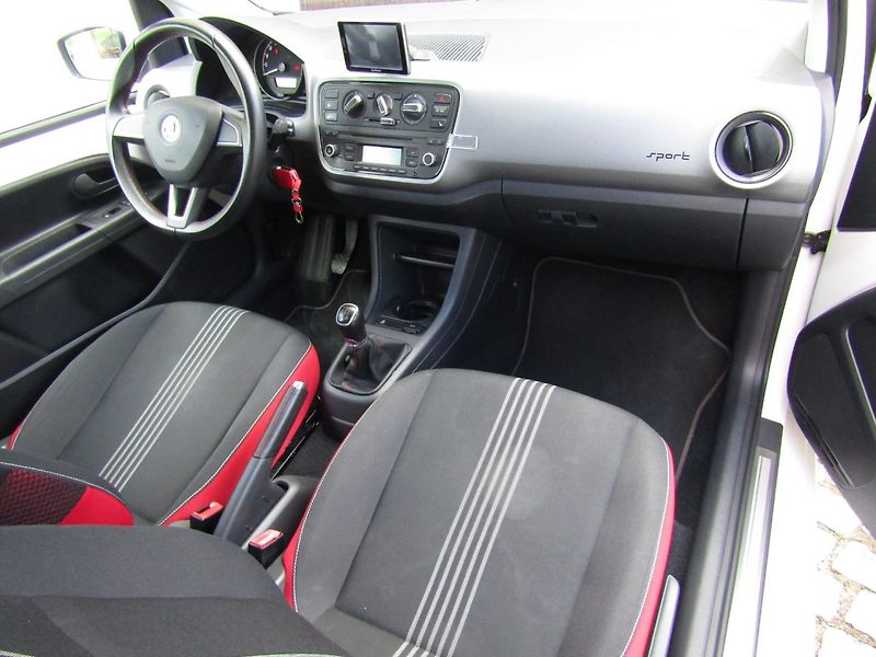 Škoda Citigo (2013) 1.0 MPI 55kW - fotka 14 z 31