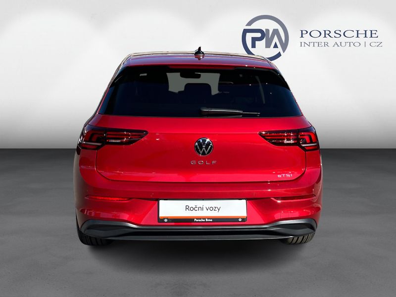 Volkswagen Golf People 1,5TSI 110 kW 7DSG mHEV - fotka 7 z 22