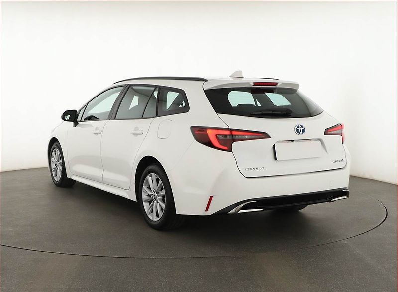 Toyota Corolla (2023) Comfort 1.8 Hybrid, Automat - fotka 4 z 18