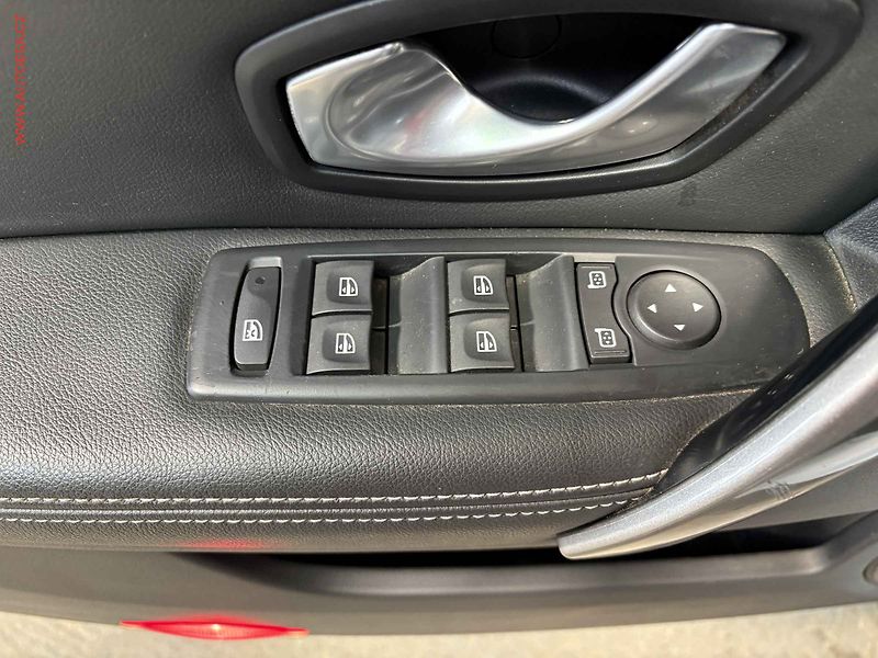 Renault Laguna (2011) 1.5 dCi, 2.maj,ČR, AC, navi - fotka 12 z 16