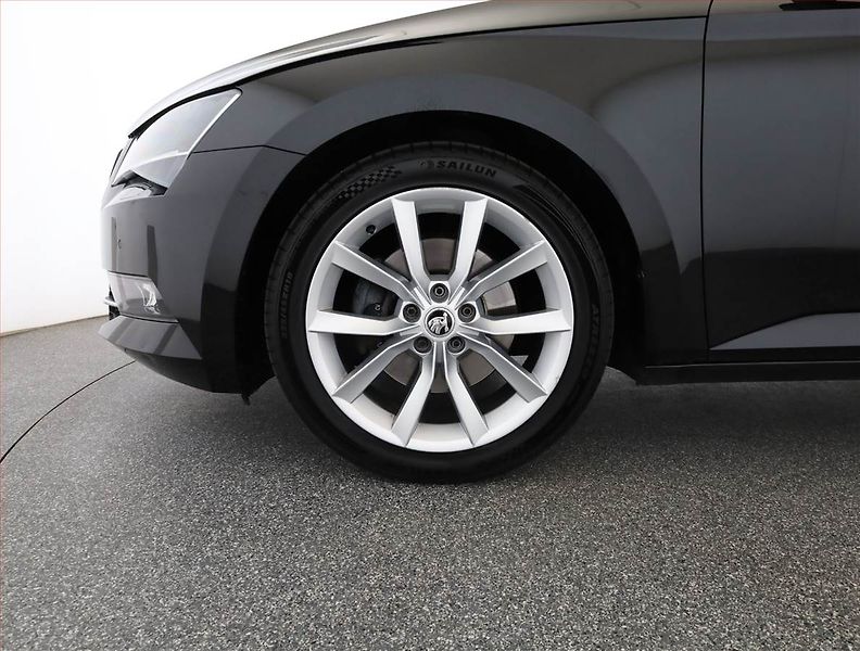 Škoda Superb (2018) Style 2.0 TDI, Automat - fotka 17 z 17