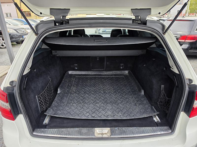 Mercedes-Benz Třídy E 300CDI V6 Avantgarde TZ  - fotka 5 z 30