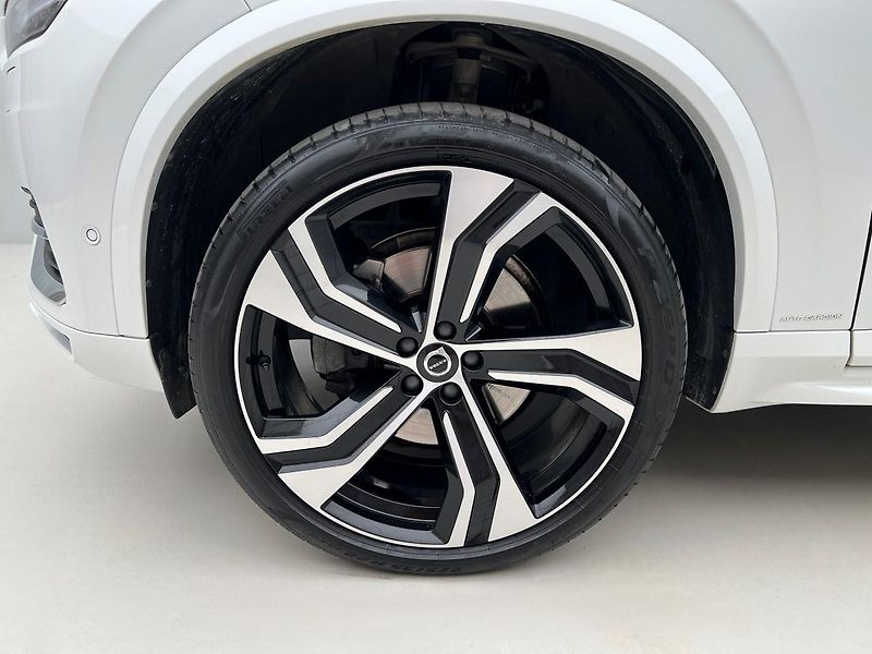 Volvo XC90 B5 AWD ULTIMATE BRIGHT 7 MÍST  - fotka 15 z 51