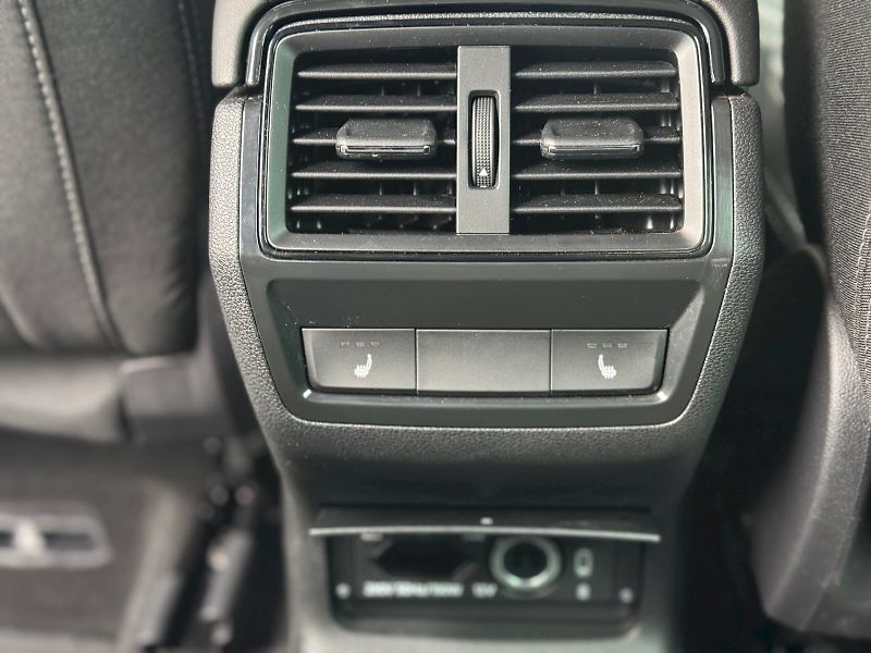 Škoda Karoq (2026) Sportline 1.5 TSI 110 kW DSG - fotka 28 z 32