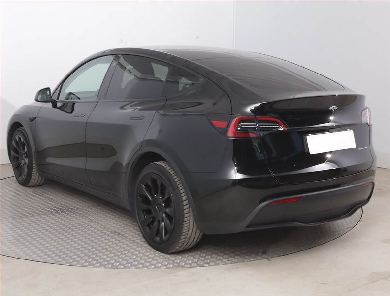 Tesla Model Y (2023) Long Range AWD 79kWh, SoH 91% - fotka 4 z 21