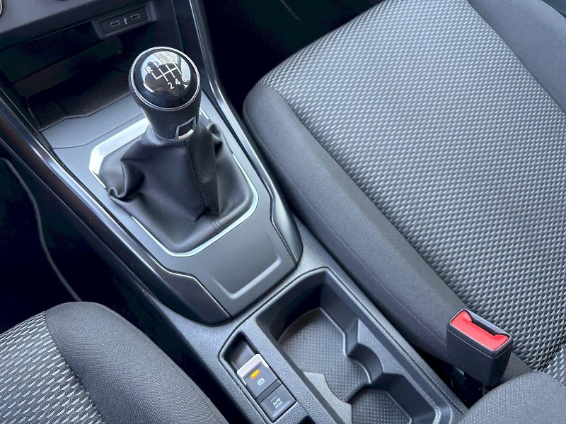 Volkswagen T-Roc (2022) 1.0 TSI 81kW - fotka 25 z 35