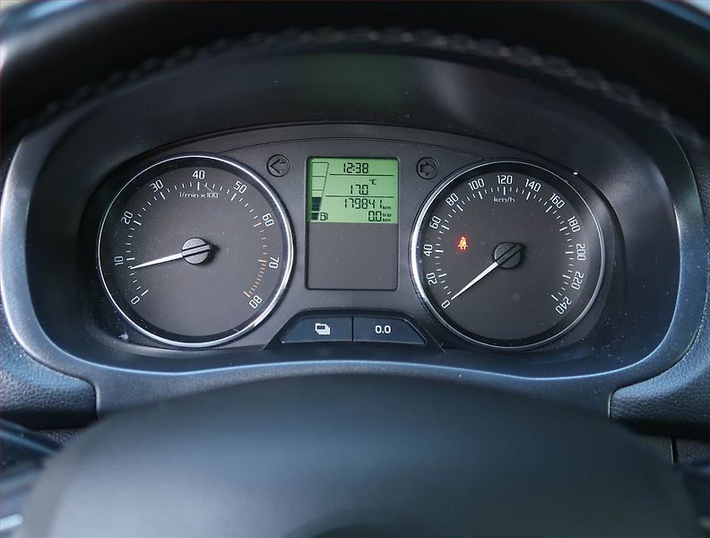 Škoda Roomster (2015) Comfort 1.4 16V, LPG, ČR,1.maj - fotka 11 z 18