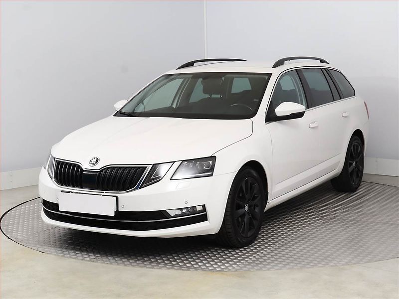 Škoda Octavia (2018) 1.5 TSI, Navi, Tempomat - fotka 2 z 17