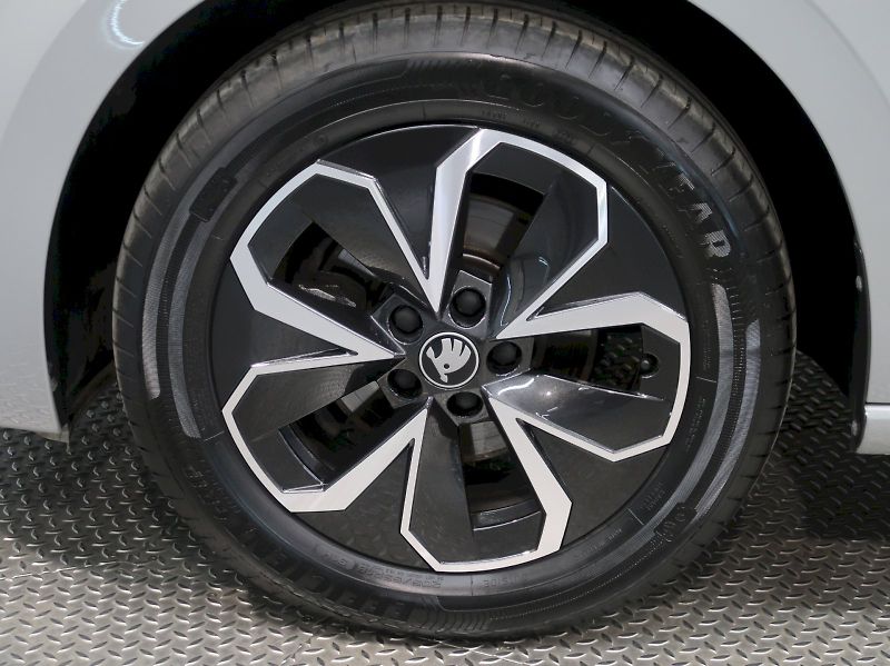 Škoda Scala (2025) TOP SELECTION 1.0TSI 85KW - fotka 12 z 39