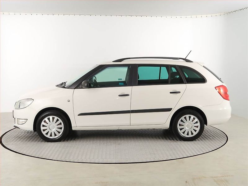 Škoda Fabia (2014) 1.2 TSI, Vyhř. sedaček - fotka 3 z 15