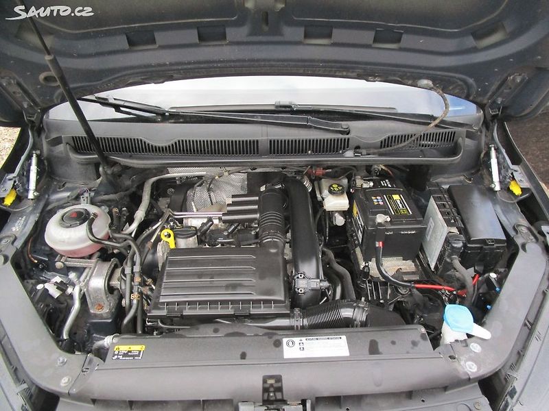 Volkswagen Touran 1,2TSI-81KW-NOVÁ STK+OLEJ - fotka 29 z 31