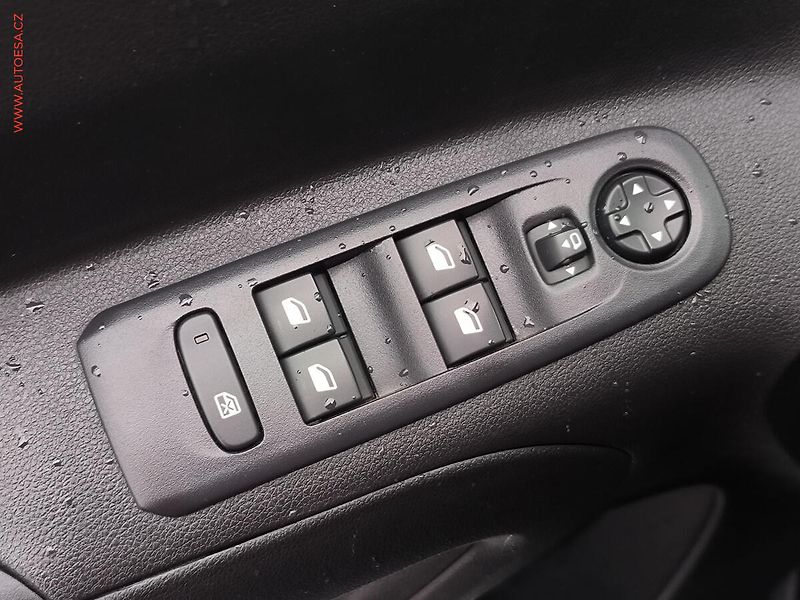 Opel Combo (2022) 1.5CDTi, 1.maj,ČR, Elegance - fotka 17 z 19