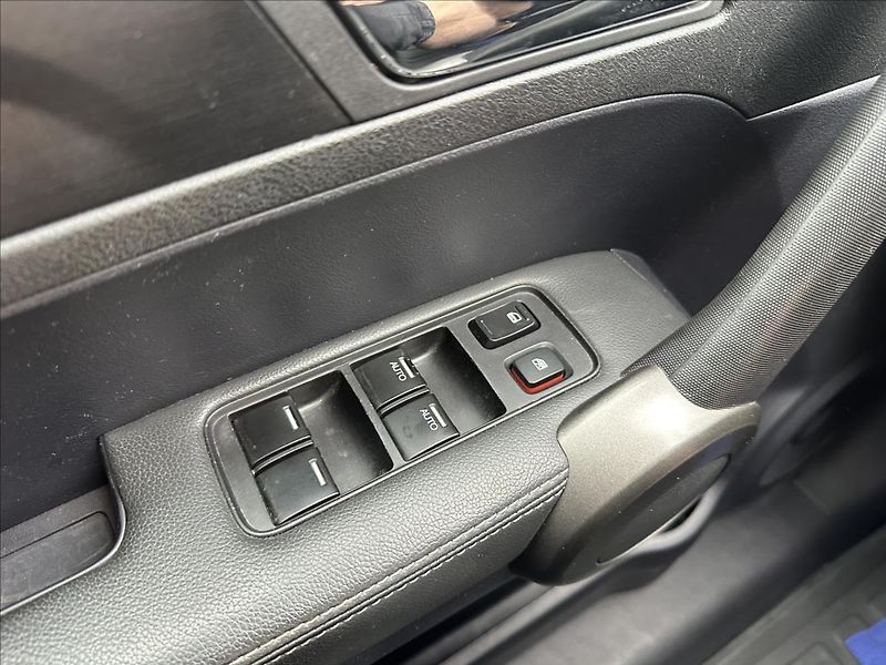 Honda CR-V 2,0 4x4 TOP TAŽNÉ - fotka 19 z 24