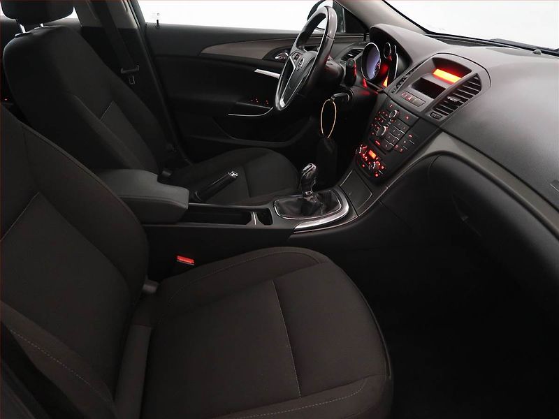 Opel Insignia (2009) 2.0 CDTI, po STK, jezdí skvěle - fotka 9 z 14