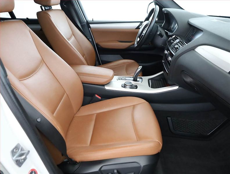 BMW X3 (2015) xDrive20d, 4X4, Automat - fotka 7 z 17