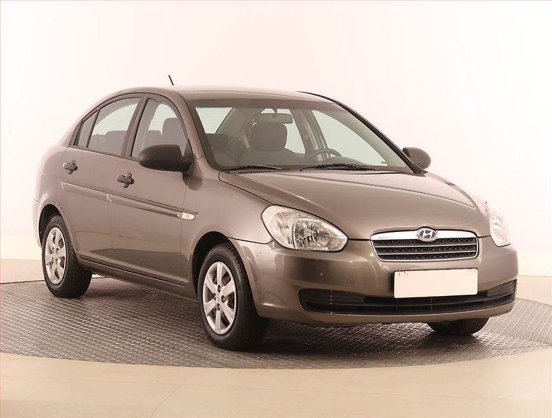 Hyundai Accent (2010) 1.4i, po STK, Tažné - fotografie inzerátu