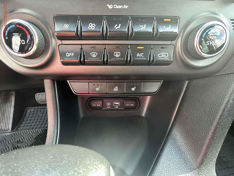 Kia Sportage (2017) 2.0CRDi 4x4, AT. výhřev sed. - fotka 14 z 19