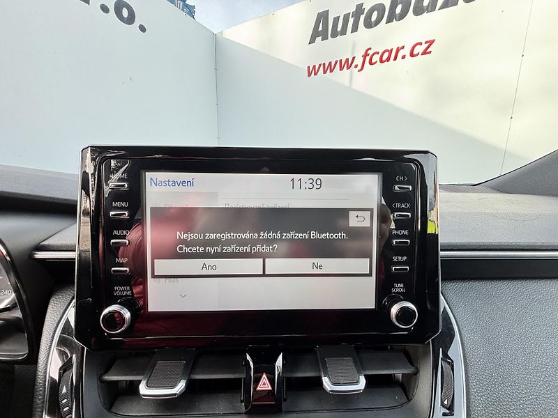 Toyota Corolla (2019) 1.2Turbo 85kW Alu kola! - fotka 27 z 29