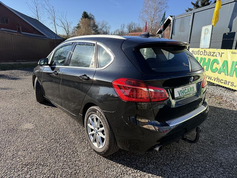 BMW Řada 2 218i Active Tourer - fotka 5 z 21