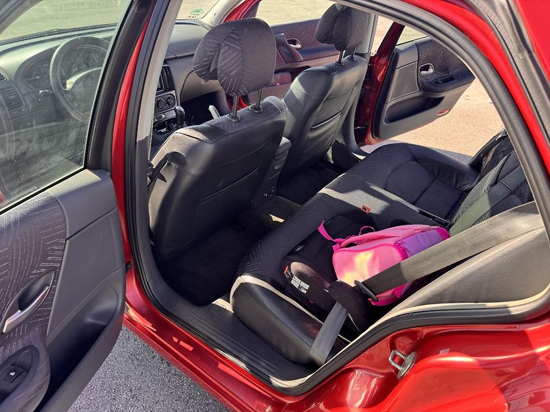 Renault Laguna 1.8i 88Kw 16V Dynamique - fotka 11 z 19
