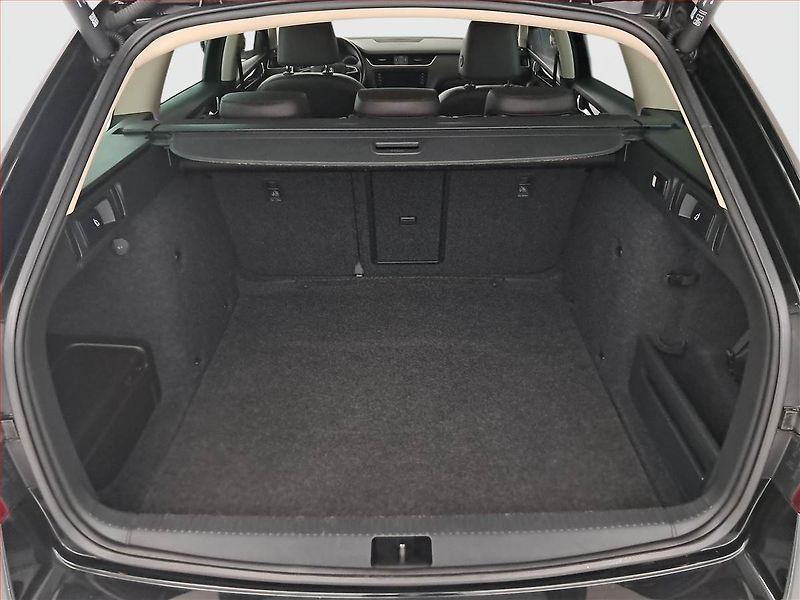 Škoda Octavia (2018) Laurin&Klement 2.0 TDI - fotka 14 z 21