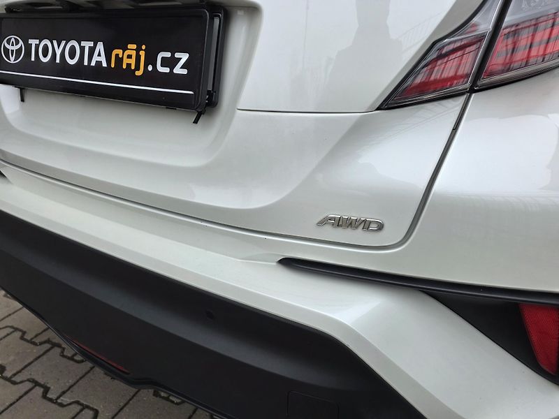 Toyota C-HR 1.2-4x4-NAVI-KAMERA - fotka 11 z 22
