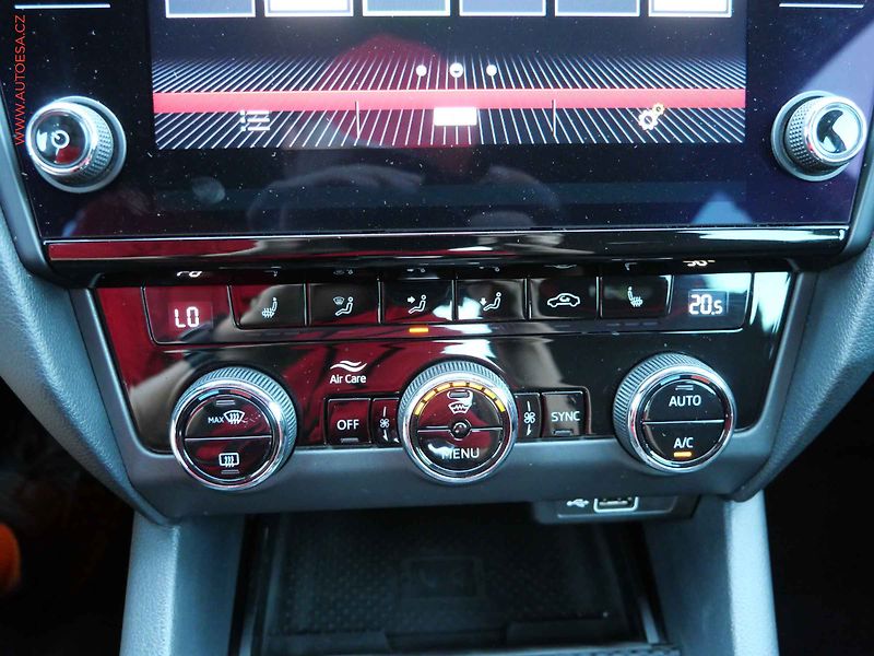 Škoda Octavia (2019) 2.0 TDi, 2.maj,ČR, RS, DSG - fotka 18 z 26
