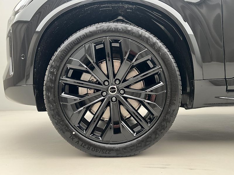 Volvo XC90 (2026) B5 AWD BLACK EDITION PLUS - fotka 17 z 49