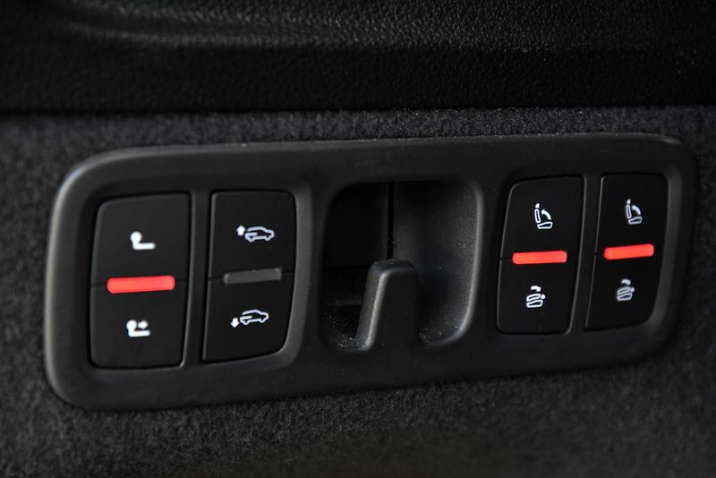 Audi Q7 3.0 TDI QUATTRO,VIRTUAL,7MÍST - fotka 45 z 50