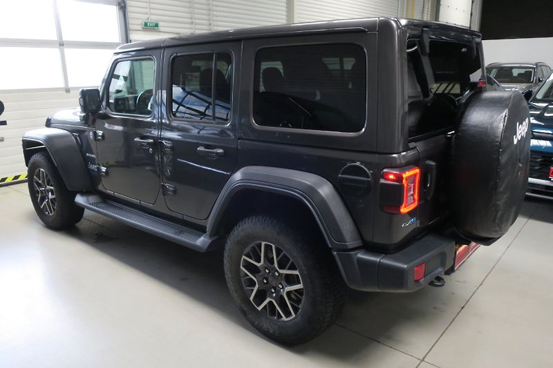Jeep Wrangler (2022) 2.0 4xe PHEV Unlimited Sahara - fotka 2 z 50