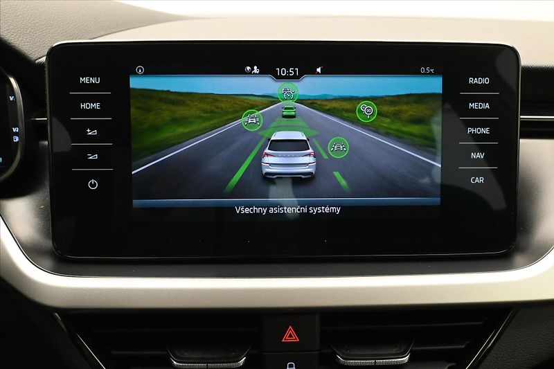 Škoda Kamiq 1,0 TSI 81 kW Ambiente Záruka - fotka 19 z 30