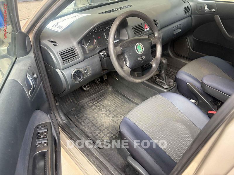 Škoda Octavia (2005) 1.6 MPI, 1.maj,ČR, servis - fotka 3 z 3